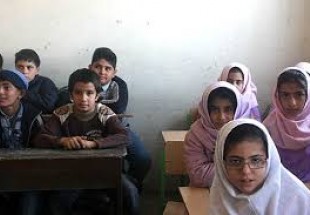 بی‎مهری به دانش‌آموزان روستایی در پی چند پايه شدن کلاس‌هاي درس