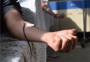 تخت هاي موجود در سازمان انتقال خون استان از استاندارد لازم برخوردار نيستند