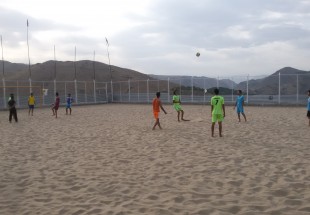 فوتبال ساحلي ليگ يک کشور نيم فصل 95-96 در روستاي صادق آباد برگزار مي شود