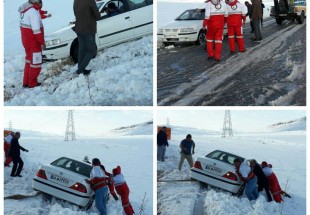 امداد رساني به ۲۵۰ خانوار گرفتار برف در محور بروجن_لردگان/۱۲۰۰ نفر اسکان داده شدند