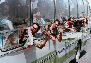 40 روز گرسنگي به جرم پاره کردن عکس صدام