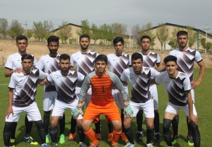 دانشگاه شهرکرد در مسابقات فوتبال پسران دانشگاه‌هاي منطقه ۶ كشور مقام دوم را کسب کرد