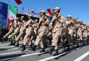رژه پرصلابت نیروهای نظامی و انتظامی چهارمحال و بختیاری آغاز شد