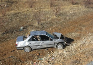 ترکیدگی لاستیک پژو در محور بروجن -کردشامی حادثه آفرید