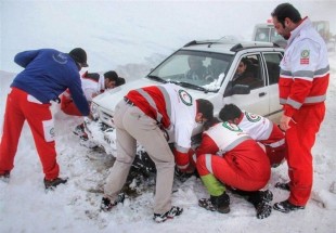 امدادرسانی جمعیت هلال احمر استان به ۹ نفر از گرفتارشدگان در برف و کولاک