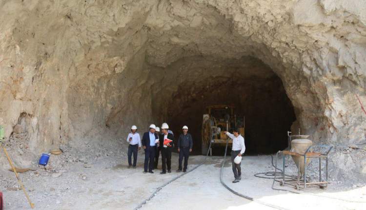 تونل زِره، زره ای مستحکم در مقابل مرگ/ عمر طولانی پروژه های عمرانی در چهارمحال و بختیاری
