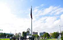 پرچم عزای امام حسین (ع) در بلندای بام ایران برافراشته شد