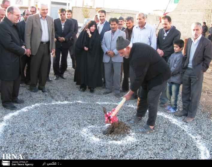 بوستان محلی کوثر شهرکرد کلنگ زنی شد