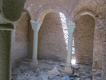 حمام تاریخی بازار بروجن در حال ویرانی