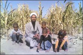 تمرکز زدایی و ایجاد ساز و کارهای لازم زمینه حضور طلاب در مناطق محروم را فراهم می کند