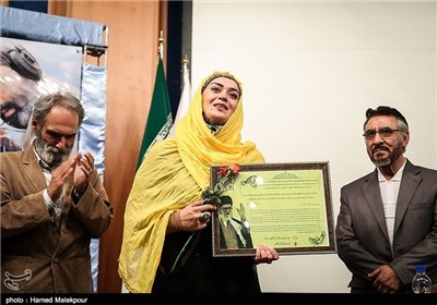 چرخنده: به جرم عاشقی مرا با چوب زدند