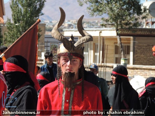 ورود نمادین کاروان حسینی به کربلا در طاقانک | جهان بین