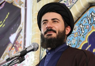 تقديم هزاران شهيد در راه آرمان هاي انقلاب از مقاومت مردم نشأت مي گيرد