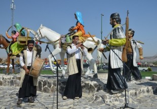 رونمایی المان کوچ ایل بختیاری در میدان کوهرنگ شهرکرد