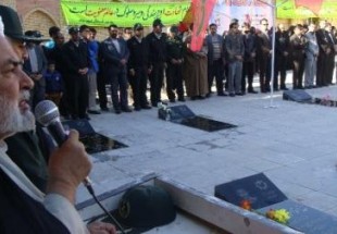 عمل به وصيت نامه شهدا يعني ادامه دادن راه آنها