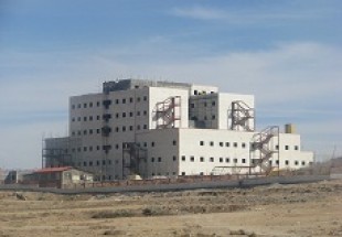 وزير راه و شهرسازي از بيمارستان بروجن ديدن کرد
