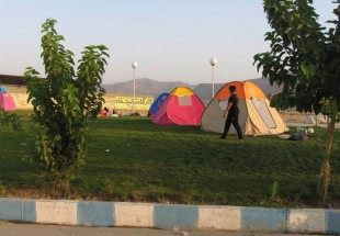 زلزله لردگانيها را به خيابان ها و پارک ها کشاند+ عکس