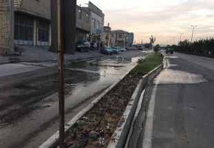 آبیاری آسفالت بجای چمن در غرب شهرکرد+تصویر