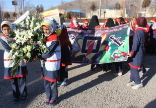 اداي احترام مسئولان و دانش‌آموزان شهرستان بن به آتش‌نشانان شهيد پلاسکو+تصاوير