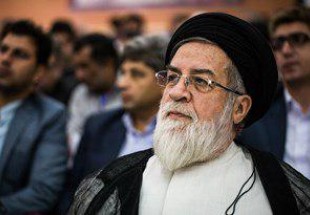 ادای احترام رييس بنياد شهيد و امور ايثارگران کشور به مقام شامخ شهدای چهارمحال و بختیاری