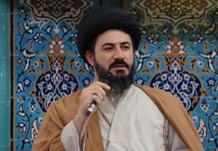 روحانيون صف اول مبارزه با استعمار بودند