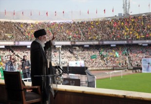 جوان‌ها راه‌حل مشکل هستند نه مشکل/کسانی که ترویج می‌کنند راهی جز پناه به دشمن نداریم خیانت می‌کنند