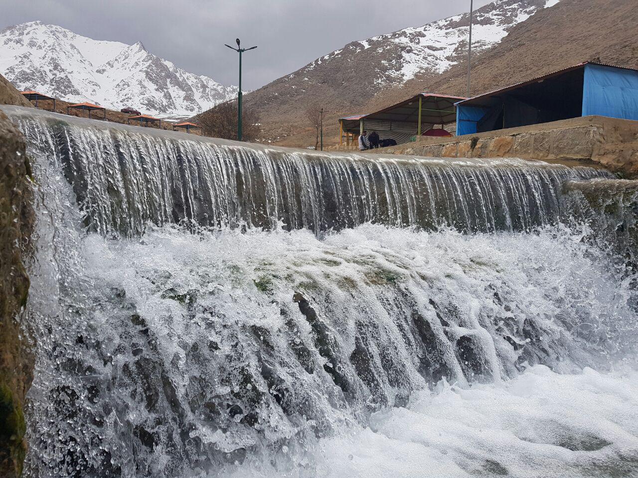 توسعه صنعت گردشگری راهی برای اشتغال زایی / کمبود امکانات در چشمه زنه گردشگران را معترض کرد