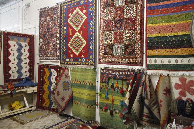 نابودی هنرهای دستی در نگاه بغض آلود مسئولین!/ عرصه صنایع دستی، میدان رونق تولید ملی !