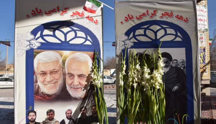 آغاز برنامه های گرامیداشت دهه فجر در بروجن با نواختن زنگ انقلاب + تصاویر