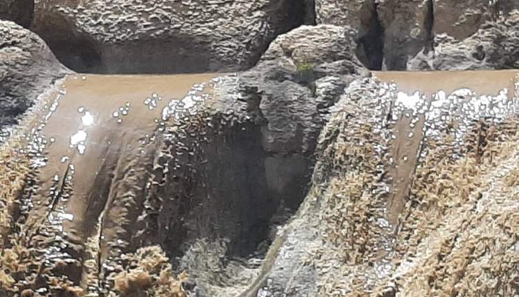 آب چشمه کوهرنگ بدلیل کدورت بالا از مدار خارج شده است