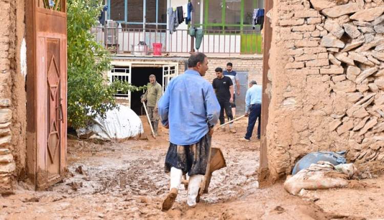 310 خانوار در بارده لوازم زندگیشان را از دست داده‌اند/ 30 واحد باید آورابرداری شود