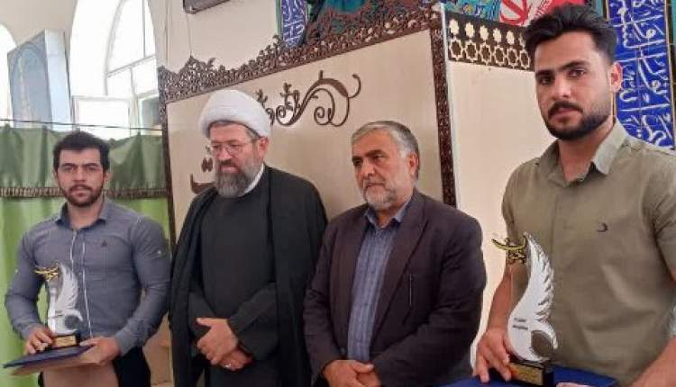 تقدير امام جمعه شهر اردل از قهرمانان جهانی و کشوری