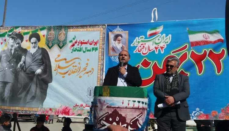 دشمنان بدانند انقلاب اسلامی زنده، پایدار،پویا و مستمر است