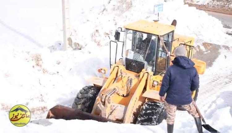 کمک‌رسانی سپاه و بسیج به مدیریت بحران برف در شهرستان کوهرنگ  