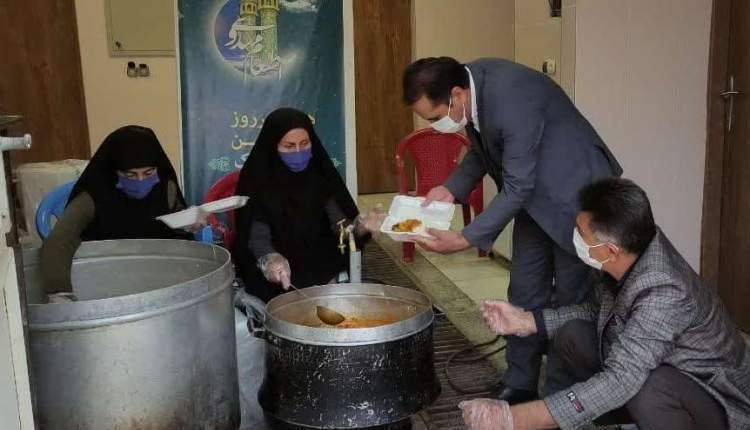 400 پرس غذاي گرم بين نيازمندان اردل توزيع شد