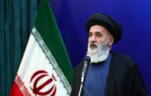 امام خمینی (ره) در مقابل حاکمیت بیگانگان ایستاد