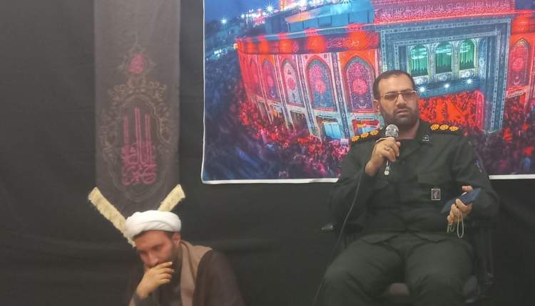 شعور حسینی را در جامعه نهادینه کنیم
