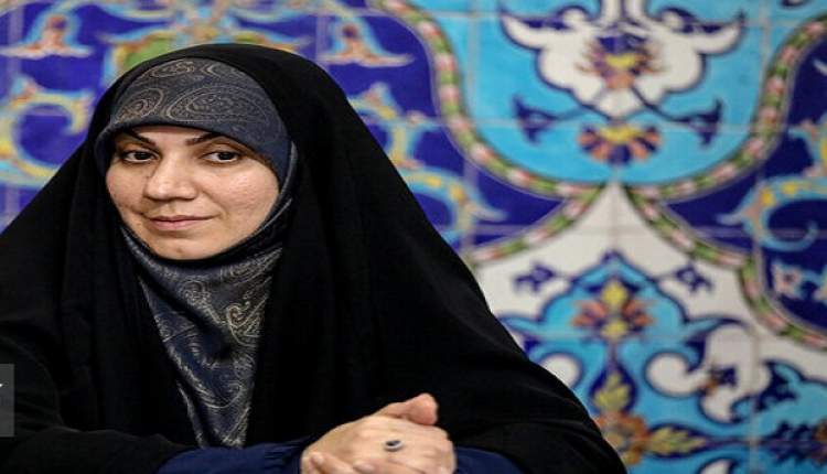 حیا در تار و پود لباس ایرانی تنیده شده‌